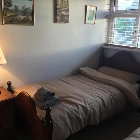 Holiday home Entire 3 Bedroom House Town Centre *
