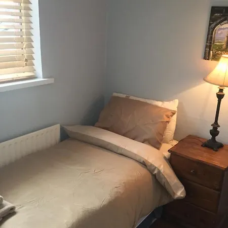 Holiday home Entire 3 Bedroom House Town Centre *