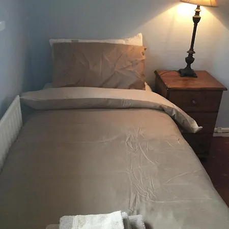 Holiday home Entire 3 Bedroom House Town Centre
