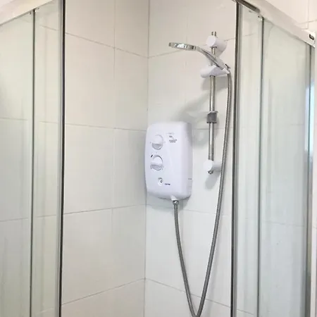 Entire 3 Bedroom House Town Centre
