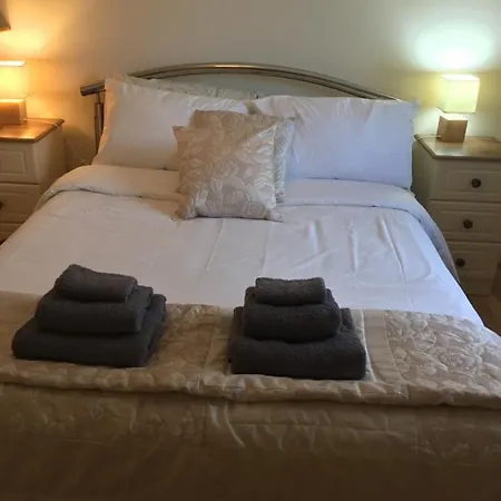 Entire 3 Bedroom House Town Centre * Ballyshannon