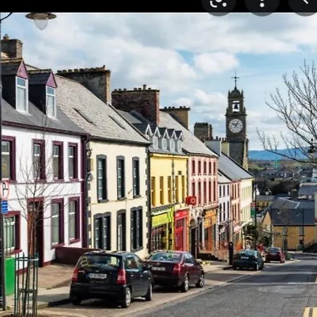 Holiday home Entire 3 Bedroom House Town Centre Ballyshannon
